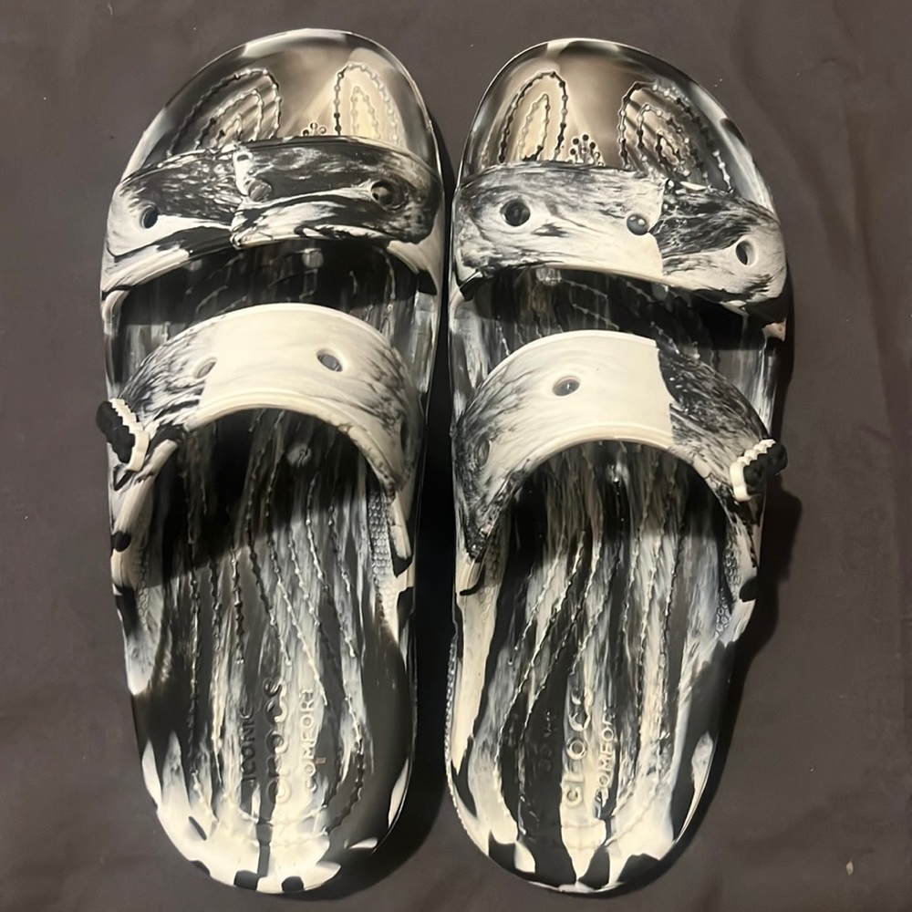 Women’s Crocs Adults' Classic Marbled 2-Strap Sandals size 7